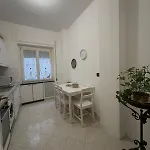 Апартаменты Brezza Albaro
